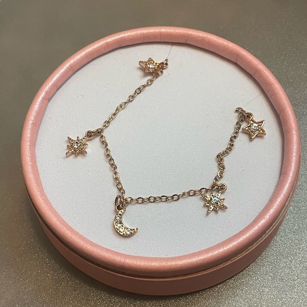 Gen 3 “Stars in Your Eyes” Bracelet - Picture 2 of 3